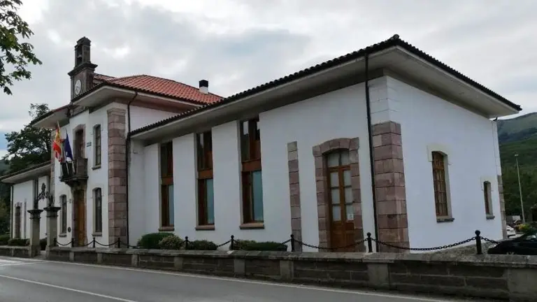 Ayuntamiento de Ruente. R.A.