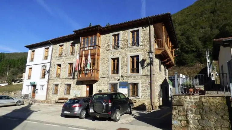 Ayuntamiento de Cabezón de Liébana. R.A.