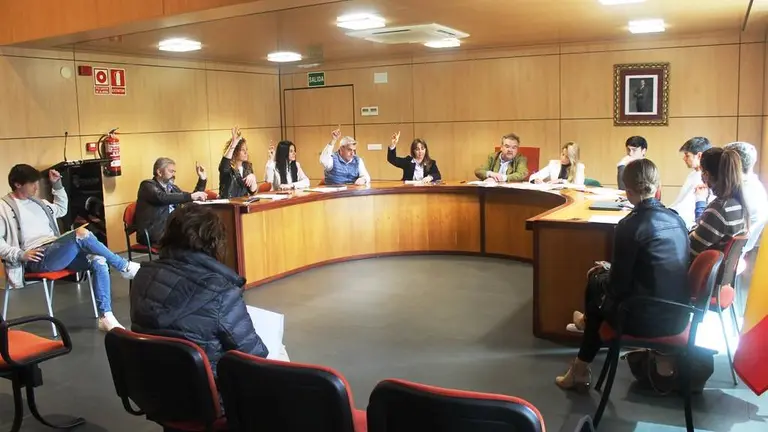 Pleno municipal en Noja.