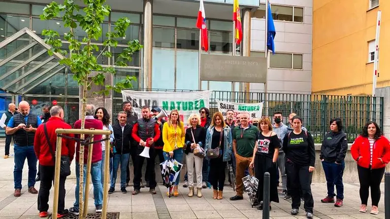 Plantilla de los centros de interpretación frente al Gobierno regional.