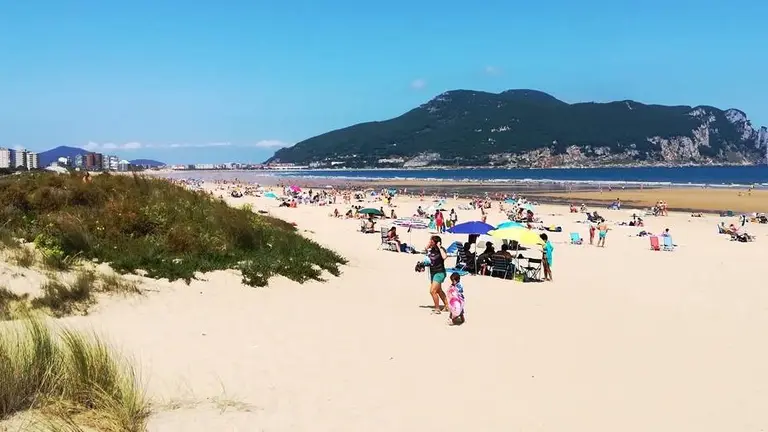 Playa Salv&eacute; en Laredo. R.A.