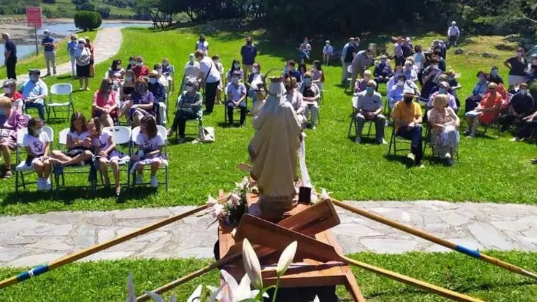 El Carmen en El Rivero, en Argo&ntilde;os.
