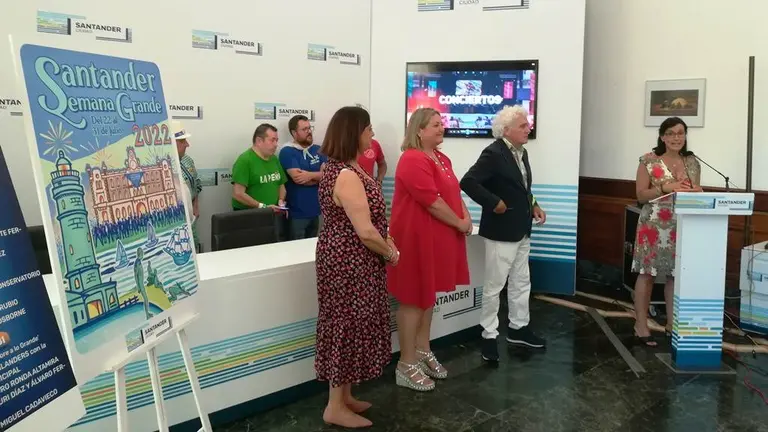 Presentaci&oacute;n del programa de fiestas de Santiago en Santander. R.A.