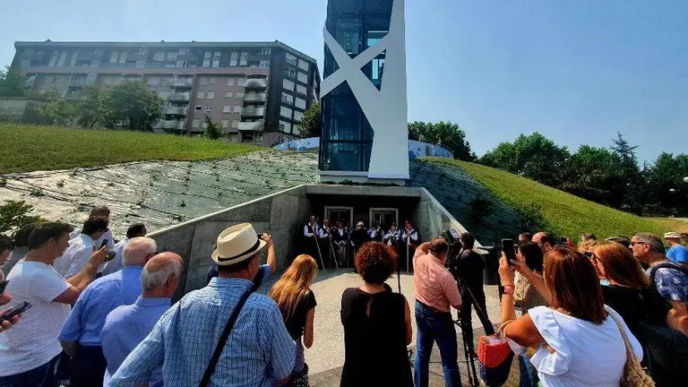 Inauguración de los ascensores en Torrelavega.