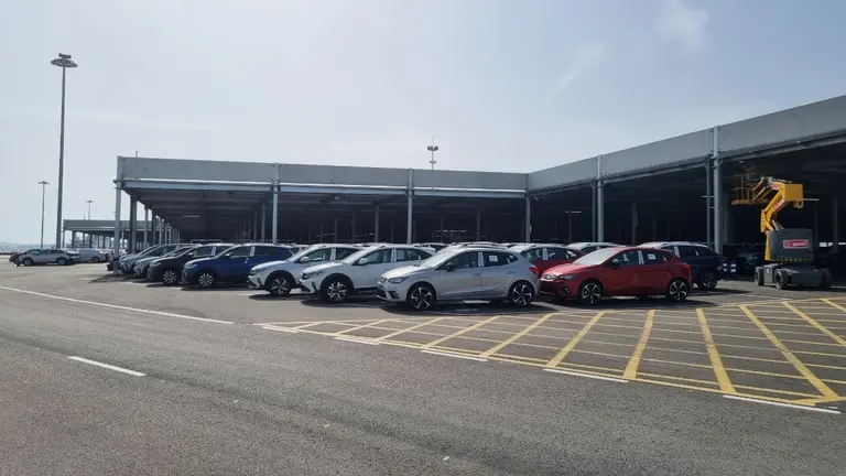 Silo para autom&oacute;viles.