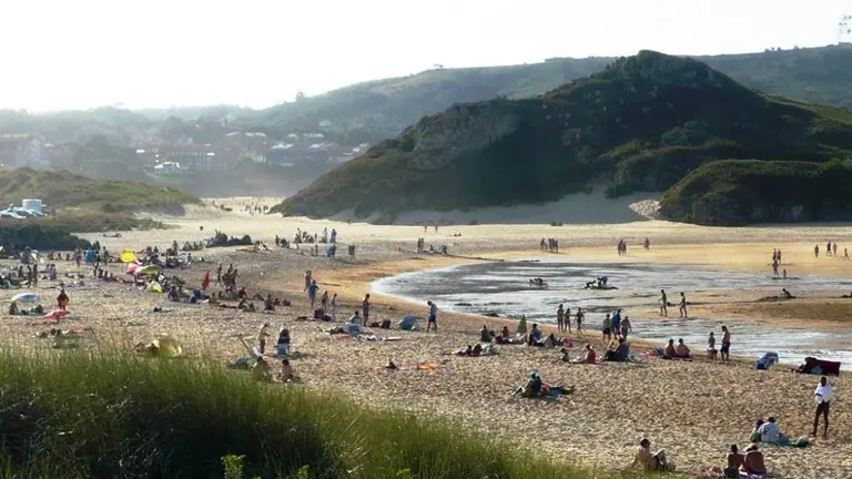 Playa de Ris en Noja. R.A.