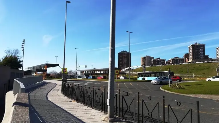 Intercambiador en la zona de Valdecilla, en Santander. R.A.