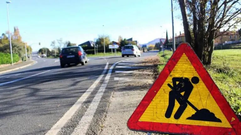 Carretera nacional a su paso por Pámanes, en Liérganes.