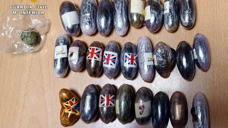 Droga intervenida en Noja por la Guardia Civil.