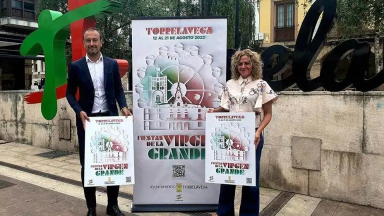 Presentaci&oacute;n del programa de las fiestas de la Virgen Grande en Torrelavega.
