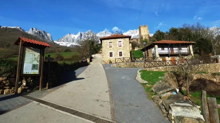 Localidad de Mogrovejo en Camaleño. R.A.