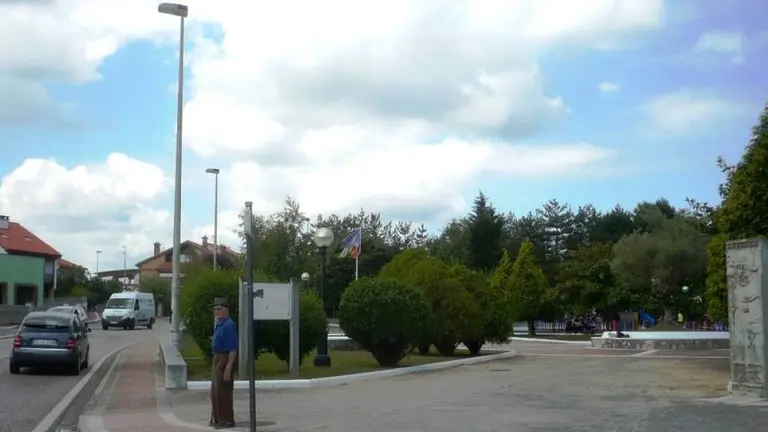 Carretera que une Argoños y Noja a la altura del parque Pedro Santiuste. R.A.