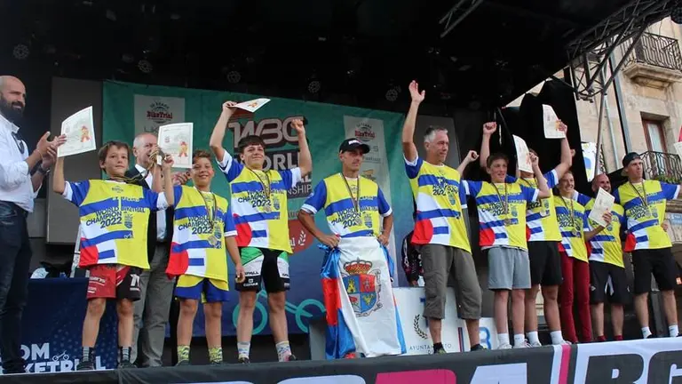 Entrega de premios en el Campeonato Mundial de Bike en Reinosa.
