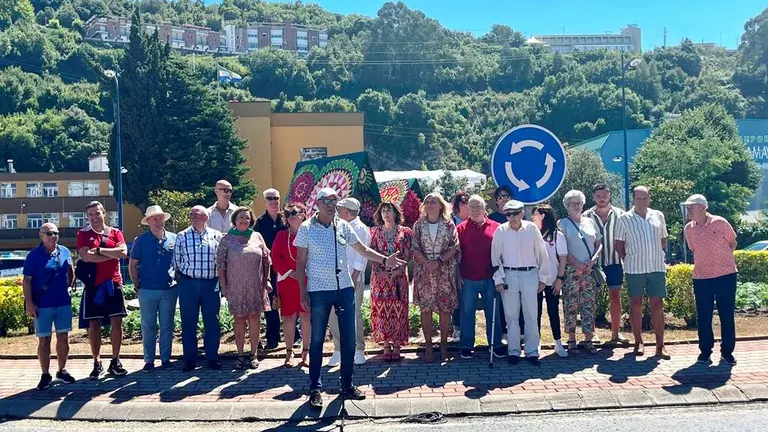 Acto de inauguraci&oacute;n del monumento a la Batalla de Flores en Laredo.