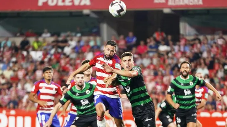 Partido entre el Racing y el Granada.