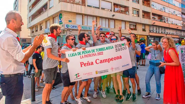 Pe&ntilde;a Los Patroners, vencedores en Torrelavega.