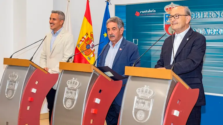 Las autoridades políticas presentaron las ayudas a las empresas y autónomos por la guerra de Ucrania.