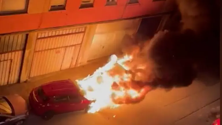 Incendio de un vehículo en Cantabria.