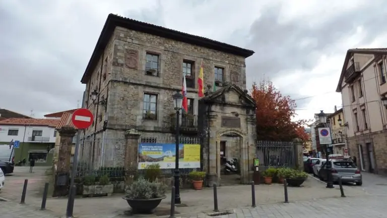 Ayuntamiento de Cabezón de la Sal. R.A.