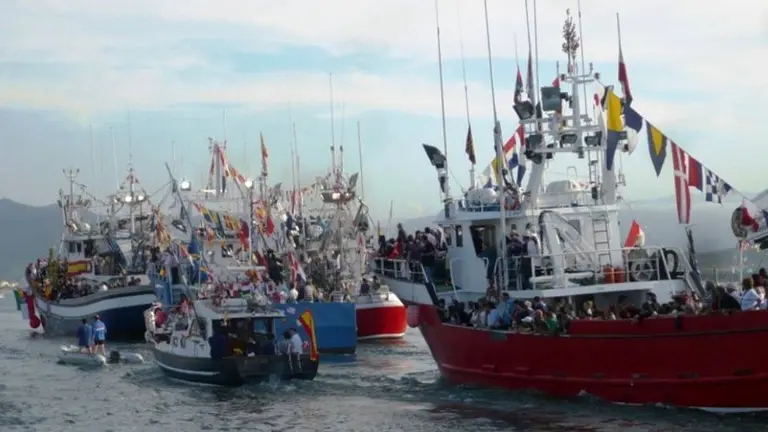 Procesi&oacute;n mar&iacute;tima de la Virgen del Puerto en Santo&ntilde;a. R.A.
