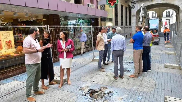 Calle San Francisco, en Santander, en el inicio de las obras.