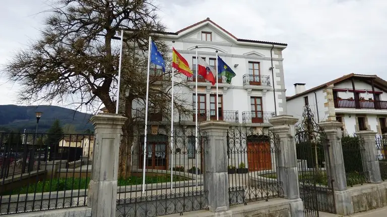 Consistorio de Guriezo que ya dispone de secretario sustituto. R.A.