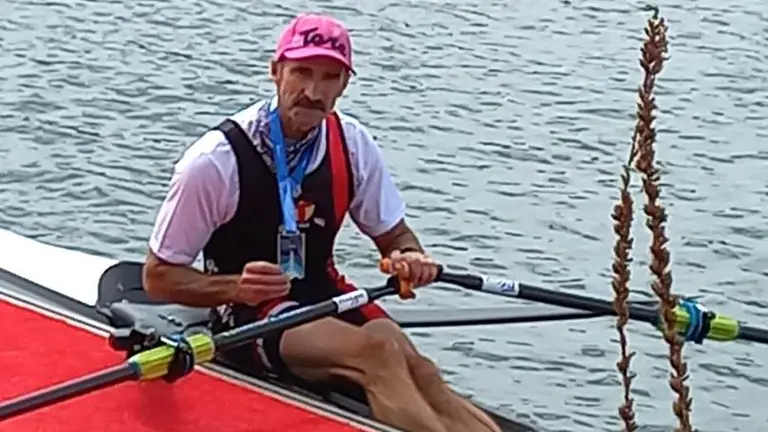 Agust&iacute;n Garay con la medalla de oro.