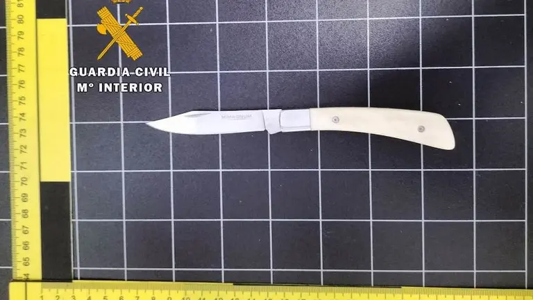 Arma blanca intervenida por la Guardia Civil.