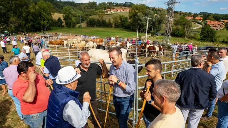 Feria Ganadera en Beranga con la presencia de las autoridades políticas.