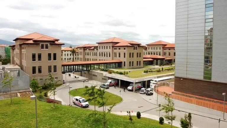 Zona de urgencias del Hospital Universitario Marqués de Valdecilla.