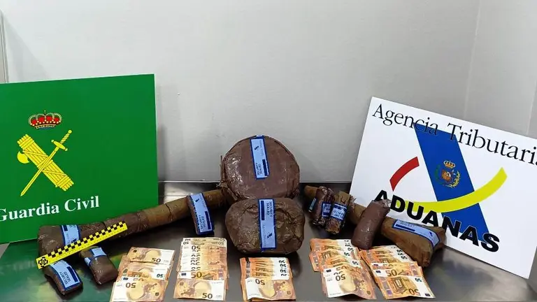 Hachis localizado en el puerto de Santander.