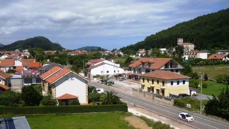 Municipio de Argoños que cuenta con siete casas ocupadas. R.A.