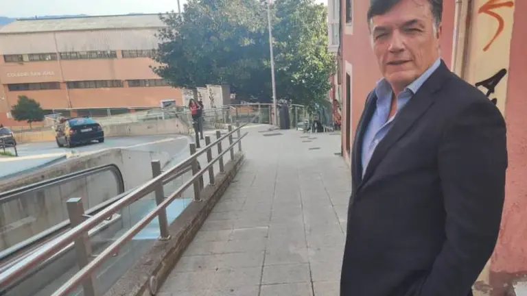 El concejal de Vox, Guillermo P&eacute;rez-Cos&iacute;o, en Vista Alegre.