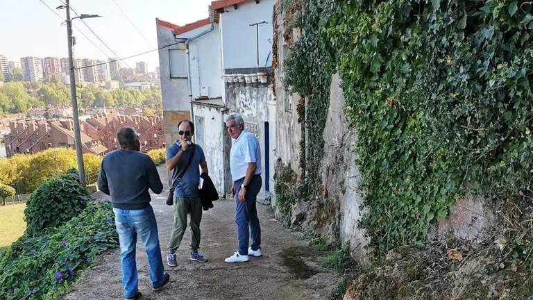 Visita del PRC a la zona afectada de Pe&ntilde;acastillo.
