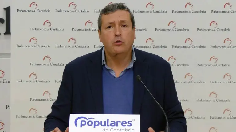 El portavoz parlamentario del PP, Iñigo Fernández.