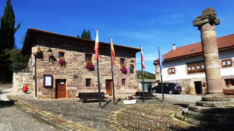 Ayuntamiento de Pesquera. R.A.