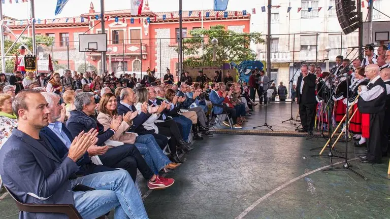 Encuentro astur-&ccedil;antabro en la Plaza de La Llama, en Torrelavega.