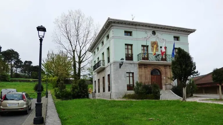 Ayuntamiento de Bárcena de Cicero. R.A.