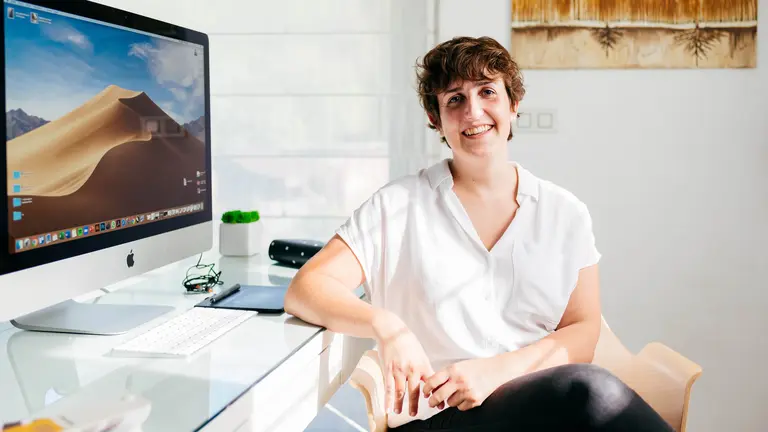 Ver&oacute;nica Vicente, dise&ntilde;adora gr&aacute;fica industria alimentaria.