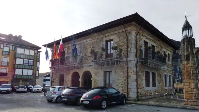 Ayuntamiento de Limpias. R.A.