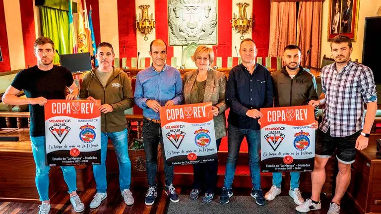 Encuentro entre el Ayuntamiento de Camargo y del Velarde.