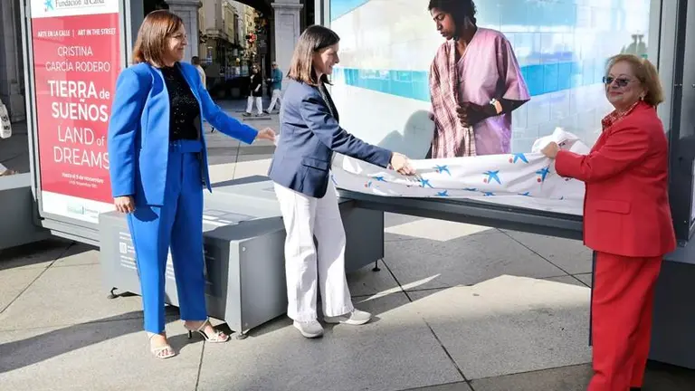 Exposición en la Plaza Porticada, en Santander, de Cristina García Rodero.