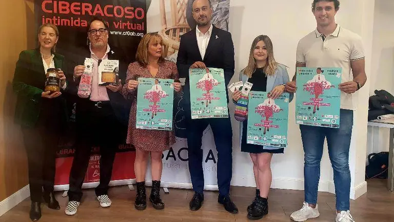 Presentación del Desfile contra el bullying.