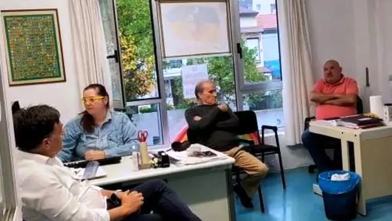 reuni&oacute;n de Vox con la Asociaci&oacute;n Vecinal de Tet&uacute;an.