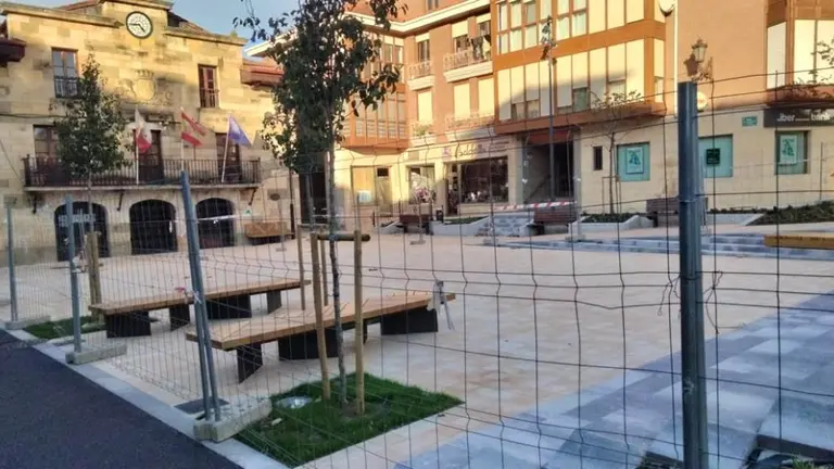 Obras en la Plaza del Ayuntamiento de Villacarriedo. R.A.