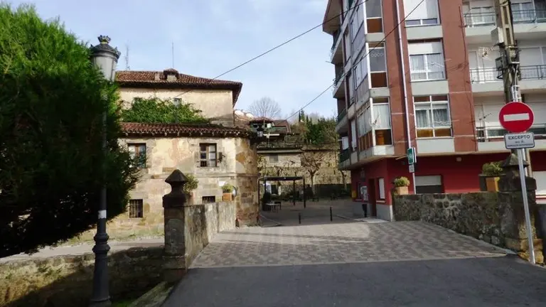 Edificio del futuro Centro de Interpretación en Limpias. R.A.