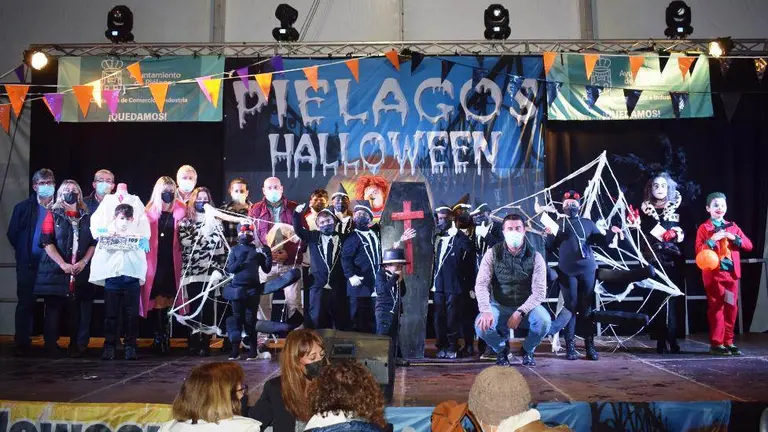 Fiesta de Halloween en Pi&eacute;lagos.