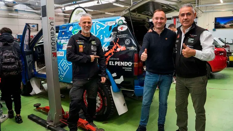Lo hermanos Benavente preparan el Dakar.