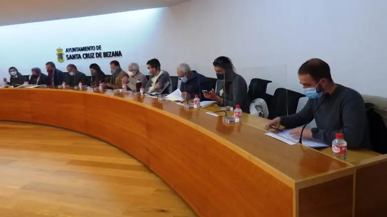 Pleno del Ayuntamiento de Santa Cruz de Bezana. R.A.