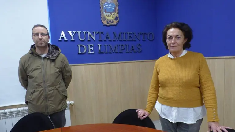 El concejal C&eacute;sar Canales y la alcaldesa Mar&iacute;a Mar Iglesias.